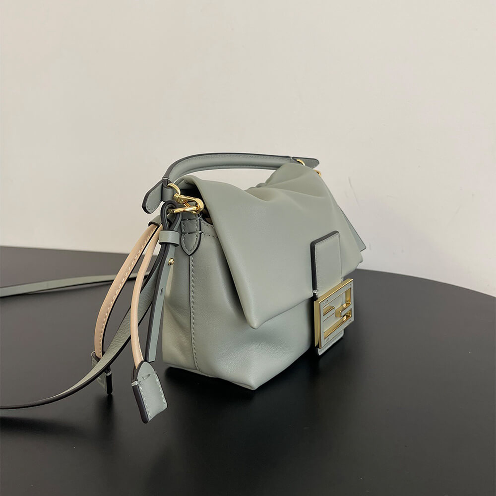 Fendi Mamma Baguette Small(high-end grade)