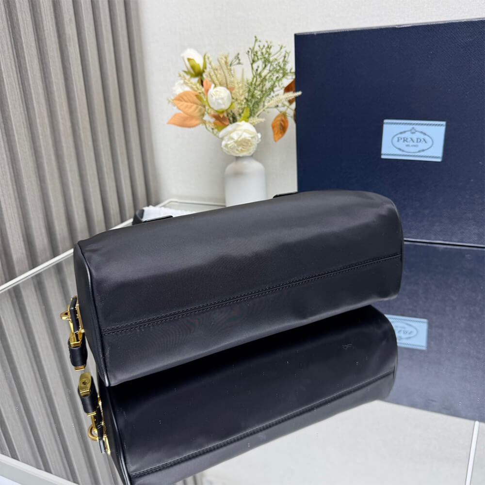 Prada Re-Nylon and leather medium top-handle bag with padlock(high-end grade)