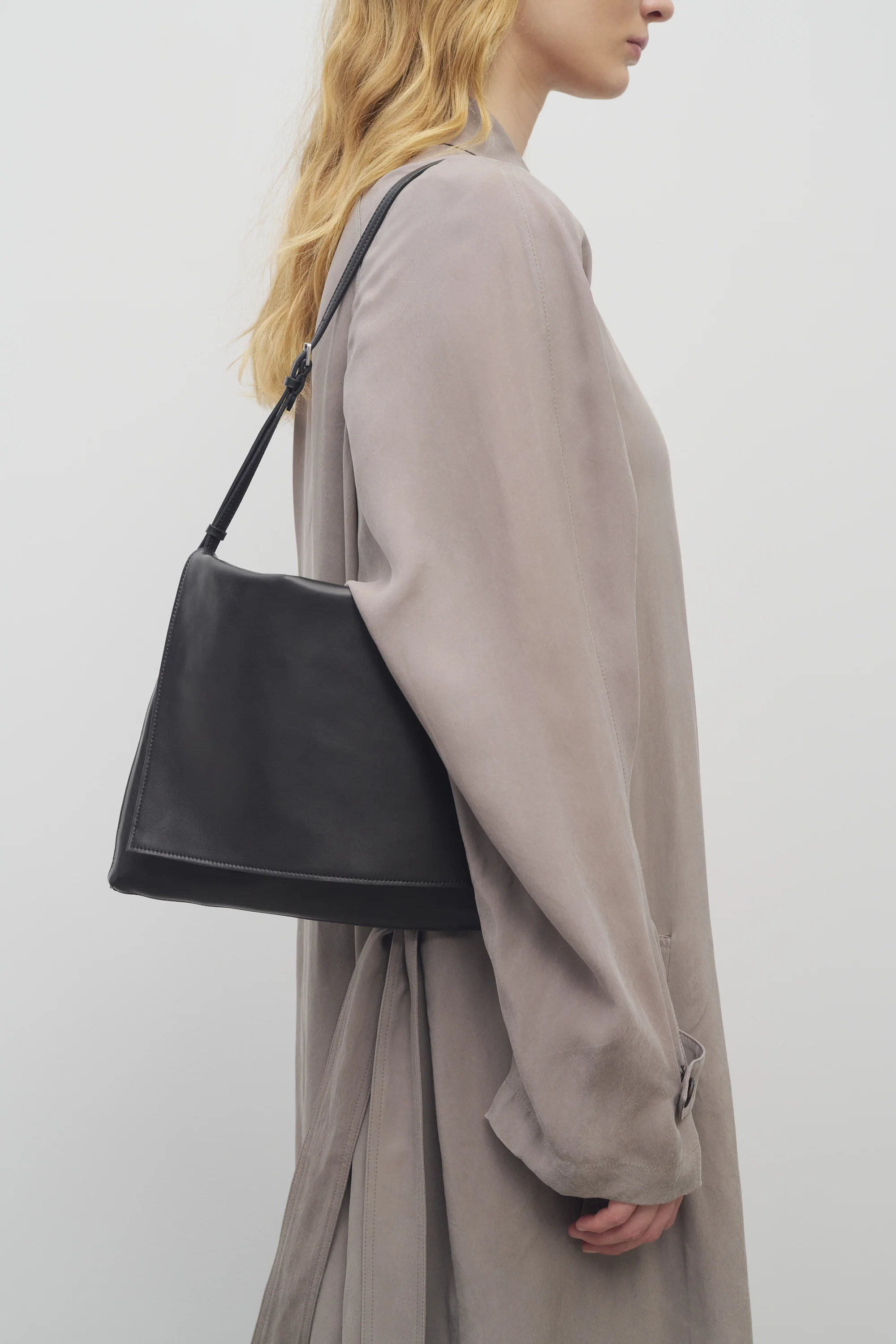 Nan Shoulder Bag in Leather