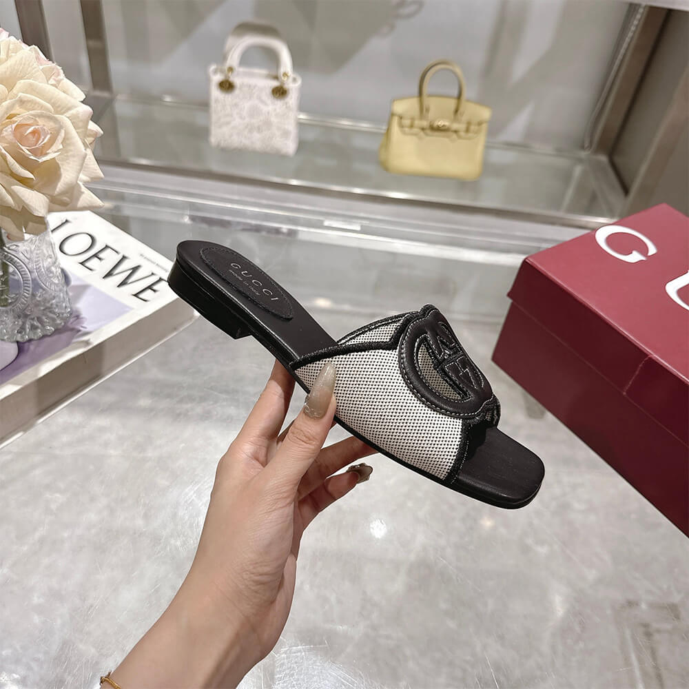 GUCCI Women s Interlocking G slide sandal