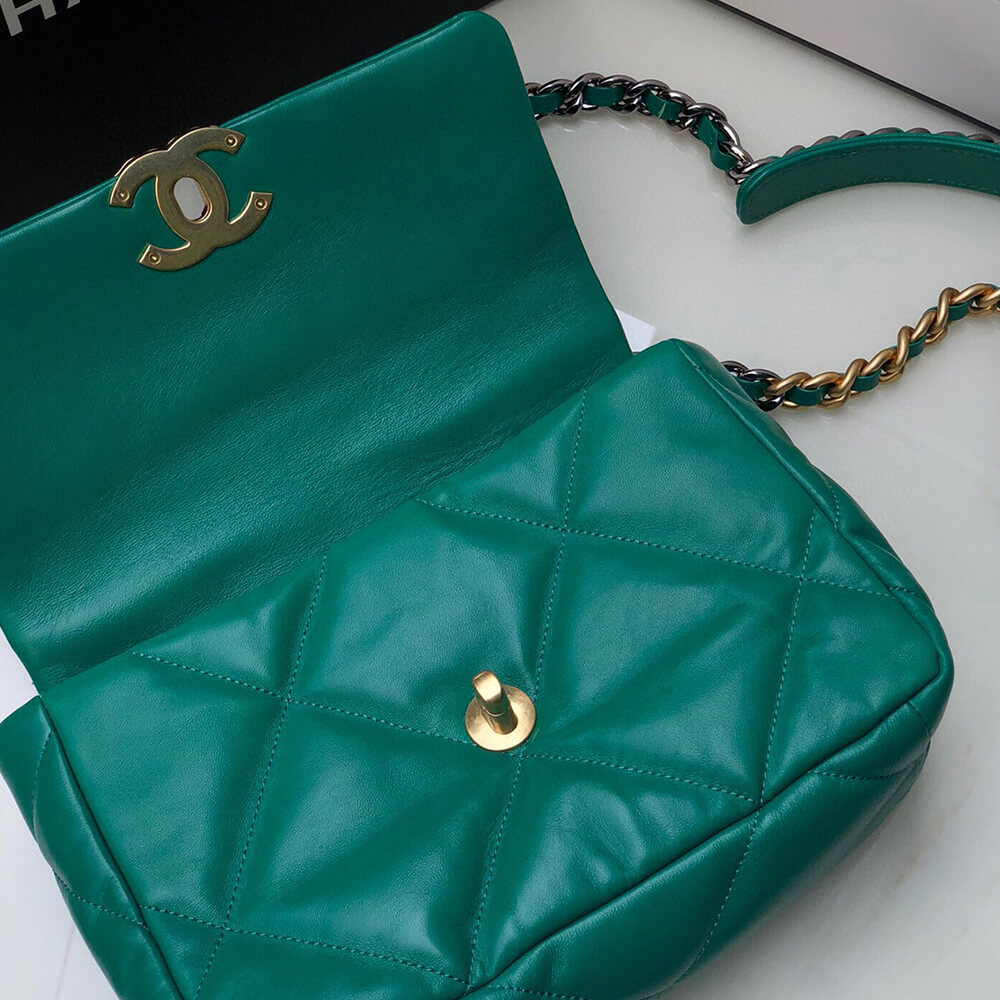 CHANEL 19 Handbag