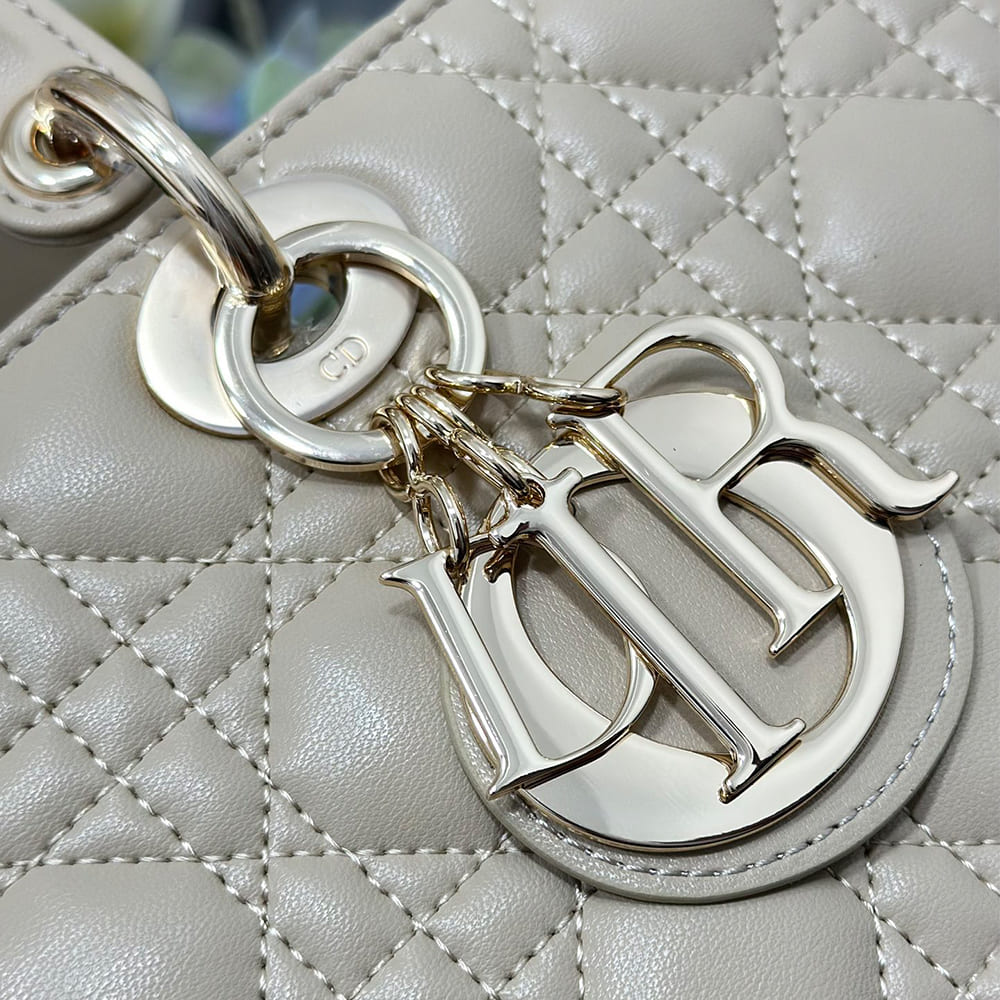 Dior Large Lady Dior Bag(HIGH-END GRADE)