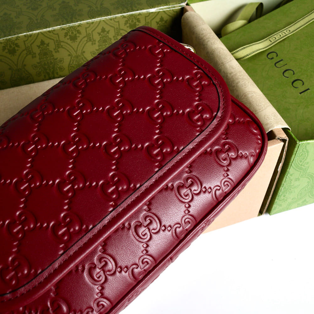 GG Emblem small shoulder bag