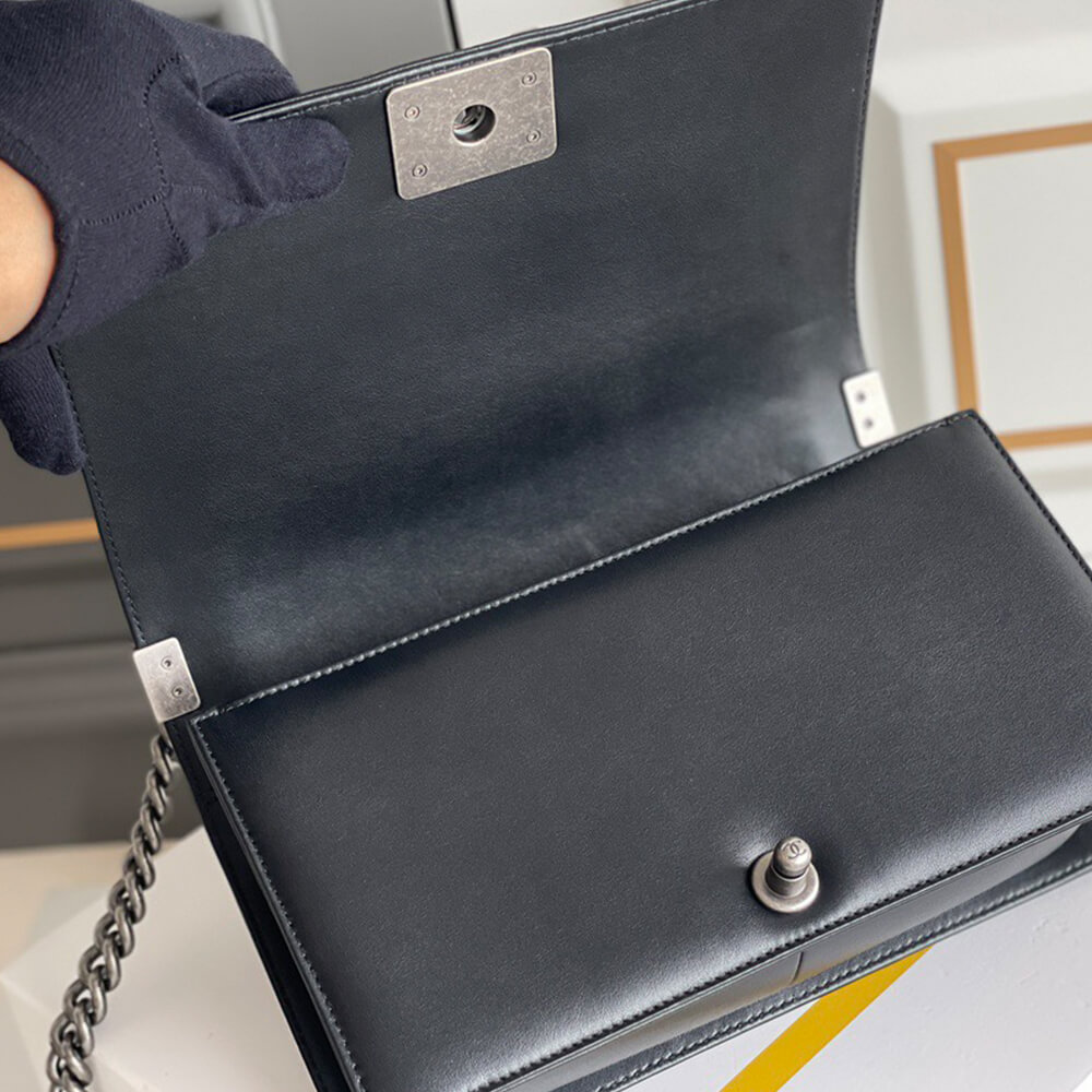 BOY CHANEL Handbag(HIGH-END GRADE)